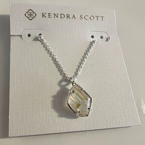 Kendra Scott Bright Silver Ellington Necklace in White Abalone